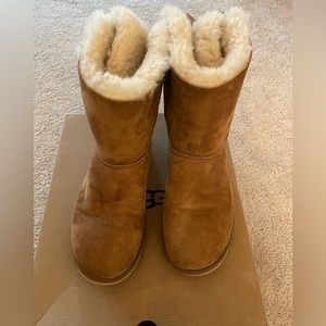Uggs with bow boot